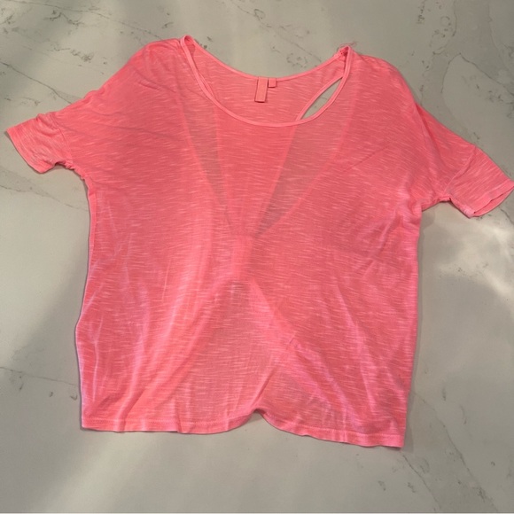 NWOT LF emma + sam neon pink cut out cropped tshirt - Picture 3 of 14